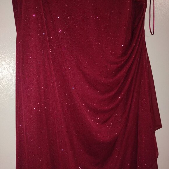 Women's Party Dress - Picture 4 of 12